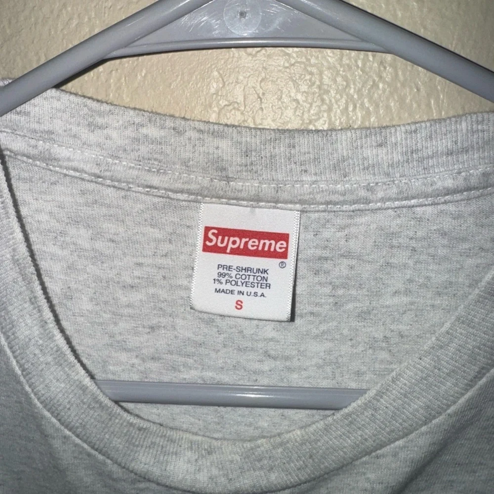 Authentic Supreme Gray T-Shirt - Picture 3 of 3